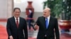 Perdana Menteri Rusia Mikhail Mishustin dan Perdana Menteri China Li Qiang tiba di Aula Besar Rakyat di Beijing, China, 24 Mei 2023. (Foto: Sputnik/Alexander Astafyev via REUTERS)