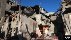 Медицинскиот персонал соопшти дека половина од 16-те убиени се деца.