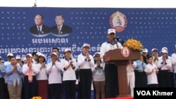 បេក្ខជន​នាយករដ្ឋមន្ត្រី​ពេល​អនាគតរបស់​គណបក្ស​ប្រជាជន​កម្ពុជា​លោកហ៊ុន ម៉ាណែត​ ថ្លែង​ប្រកាស​បើក​យុទ្ធនាការ​ឃោសនា​បោះឆ្នោត​នៅថ្ងៃចុង​ក្រោយនៃ​យុទ្ធនាការ​ នៅ​ថ្ងៃសុក្រ​ ទី​២១ ខែ​កក្កដា​ ឆ្នាំ​២០២៣​។ (ហ៊ុល រស្មី/វីអូអេ)