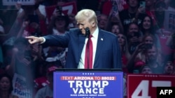 Donald Trump akifanya kampeni Arizona 