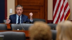 Universidades en EEUU enfrentan duras críticas por su manejo del antisemitismo