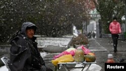 Зеленски бара поголема помош од САД, го кани Трамп во Киев да ја види војната