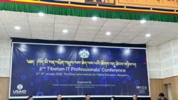 བོད་མི་བརྡ་འཕྲིན་འཕྲུལ་ལས་ཆེད་ལས་པའི་ཚོགས་འདུ་ཐེངས་གཉིས་པ་སྦེང་ལོར་ཏཱ་ལའི་བླ་མ་མཐོ་སློབ་ཏུ་ཚོགས་བཞིན་ཡོད་པ་།