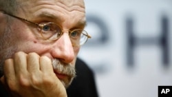 FILE - Writer Grigori Chkhartishvili (also known as Boris Akunin) in Moscow on Jan.20, 2011.