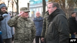 Посетата доаѓа за време на комеморацијата на востанието во 2013 година