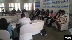 Okwenzakale emhlanganweni wenhlanganiso ezitshiyeneyo koBulawayo ngoLwesibili . (VOA)