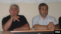 "ჯავახიკის" ლიდერები სამველ პეტროსიანი და ნორიკ კარაპეტიანი ერთმანეთის პირისპირ