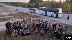 烏克蘭總統辦公廳主任安德烈·葉爾馬克2022年10月17日公佈了被釋放的烏克蘭女戰俘的照片。