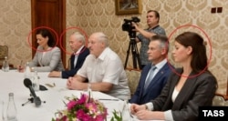 მარცხნიდან - ნატალია ეისმონტი, გენერალი ვიქტორ შეიმანი და ბელარუსის დიქტატორი ალექსანდრე ლუკაშენკო; მარჯვნიდან - დარია შმანაი, რომელსაც ლუკაშენკოს საყვარლად მიიჩნევენ და ნიკოლაი ლატიშენოკი