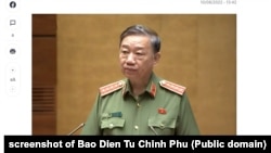 Ông Tô Lâm tiếp tục lôi sáng kiến chẻ Dự luật sửa luật Giao Thông Đường Bộ ra làm đôi để giành cho bằng được quyền quản lý đào tạo - sát hạch - cấp giấy phép lái xe về tay công an...