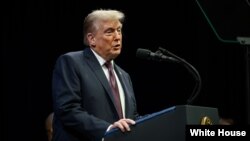 دونالد ترمپ، رییس جمهور ایالات متحده هنگام سخنرانی در هشتادمین مجمع عمومی سازمان ملل متحد، تاریخ ۲۳ سپتمبر ۲۰۲۵