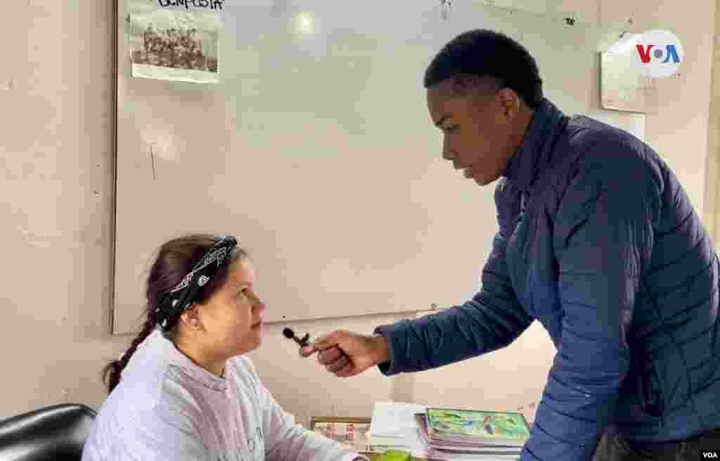 Los adolescentes que participan del proyecto dicen que les ha servido para hablar de sí mismos y para conocer más de su comunidad. [Foto: Karen Sánchez, VOA]