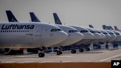 عکس آرشیف از ایستگاه طیاره‌های لوفتانزا در میدان هوایی فرانکفورت آلمان