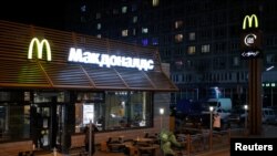 Një restorant McDonald's në Shën Pjetërburg, Rusi