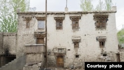 སྒྲོལ་མཁར་མགྲོན་ཁང་། (Photo Courtesy of The Dolkhar Resort)