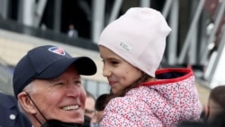 Biden sa ukrajinskim izbjeglicama u Varšavi