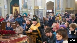 Archbishop Vasyl Vasyl Semeniuk, a Greek-Catholic prelate in the western Ukraine town of Ternopil, says that Ukraine has a sacred duty to vanquish the Russian army on the battlefield and that Kyiv should not give up on the Donbas or Crimea. (Jamie Dettmer/VOA)