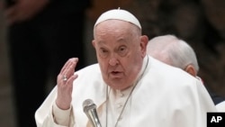 Papa Francisco akiwa Vatican katika picha iliyochukuliwa Februari 5, 2025. 