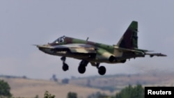 Ndege kivita aina ya Sukhoi-25 