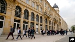 El panorama en la región tras la pandemia de COVID-19 es desolador, especialmente en el tema de la salud. Esta foto muestra un día normal por una de las calles de Colombia.