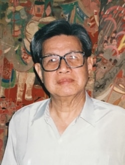 Lê Ngộ Châu sống và làm việc ngay tại toà soạn Bách Khoa, 160 Phan Đình Phùng Sài Gòn. Trước và sau 1975, chưa ai được nghe anh Lê Châu kể lể về những tháng năm thăng trầm với tờ báo Bách Khoa. Tranh luận về “công lao Bách Khoa” nếu có, là từ bên ngoài, và không là mối bận tâm của Lê Châu. [tư liệu Ngô Thế Vinh, hình chụp 05/03/1984]