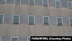 نمای بیرونی زندان اوین