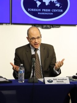 Jonatan Henik, AQSh Davlat departamentida Markaziy Osiyo bo'yicha bosh diplomat