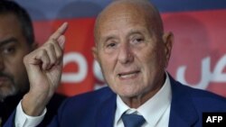 "Près de 89% [des Tunisiens] ont tourné le dos à cette pièce de théâtre et refusé de participer au processus" politique du président Saied, a dénoncé Ahmed Nejib Chebbi.