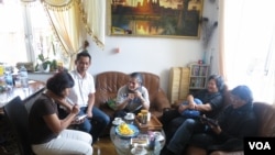 ពលរដ្ឋ​ខ្មែរ​ជួបជុំគ្្នានៅ⁣លំនៅដ្ឋានមួយនៅសង្កាត់​ឃ្មូនឌឹន (Gmunden) ភាគ​ខាង​ជើង​ប្រទេស​អូទ្រីស