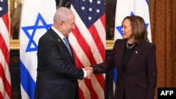 Wapres AS Kamala Harris bertemu PM Israel Benjamin Netanyahu di Gedung Kantor Eksekutif Eisenhower di Washington, DC, pada 25 Juli 2024. 