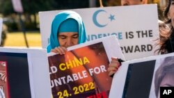 Protest Ujgura u Vašingtonu 28. novembra, u znak podrške demonstrantima u Kini, koji su izašli na ulice zbog strogih mera vlasti protiv kovida