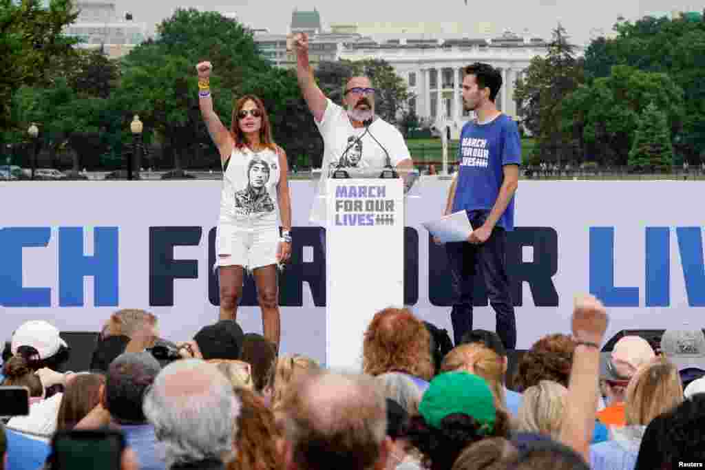 Wanaharakati dhidi ya bunduki wahutubia mkutano wa "March for our Lives", mjini Washington DC.