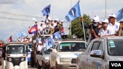 រូប​ឯកសារ៖ ទិដ្ឋភាព​ទូទៅ​ថ្ងៃចុង​ក្រោយ​នៃ​យុទ្ធនាការ​ឃោសនា​បោះឆ្នោត​ឃុំសង្កាត់អាណត្តិទី ៥ ​របស់​គណបក្ស​ភ្លើងទៀន​ ​នៅ​តាម​ខេត្ត​និង​ជនបទ​។ រូបថត​នេះ​នៅ​ខេត្តសៀមរាប នៅ​ថ្ងៃ​ទី ០៣ ខែមិថុនា ឆ្នាំ ២០២២។ (លាស់ លីបលីប/វីអូអេ) 