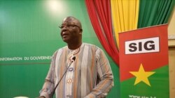 Siméon Sawadogo, le ministre de l’Administration territoriale, à Ouagadougou, le 28 août 2020 (VOA/Lamine Traoré)