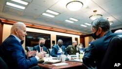 Në dhomën operacionale të sigurisë së lartë në Shtëpinë e Bardhë