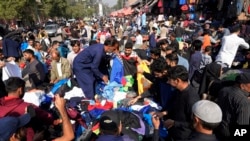 پاکستان کې په ابادۍ کې د اضافې شرحه تر ټولو زياته 1.98 فيصدي ده او دا هیواد د زياتي ابادۍ سره په نړۍ کې په پينځم نمبر ولاړ دی