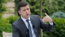 Presidenti Zelenskiy duke folur me gazetarët