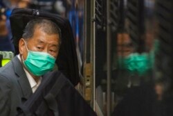 Jimmy Lai meninggalkan Pengadilan Banding Terakhir Hong Kong.(Foto: AP)