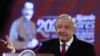En la foto de la Presidencia de México se ve al presidente de ese país, Andrés Manuel López Obrador, durante una conferencia de prensa en el Palacio Nacional de la Ciudad de México, el 10 de enero de 2022.