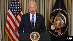 Белата куќа вели дека заканите вклучуваат уцена, надзор и кршење на приватноста.