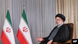 에브라힘 라이시 이란 대통령이 관영 매체와 인터뷰하고 있다. (자료사진)