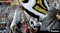 Survei menunjukkan dukungan pemilih terhadap partai-partai Islam di Indonesia jatuh menjadi kurang dari 10 persen. (Foto: Dok)