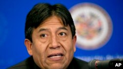 En esta foto de archivo del 16 de junio de 2015, el entonces canciller boliviano David Choquehuanca da una conferencia de prensa durante la Asamblea General de la Organización de Estados Americanos (OEA) en Washington. El partido MAS, del expresidente Evo