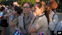 Kubaliklar Fidel Kastro o'limiga motam tutmoqda, Gavana, 30-noyabr, 2016-yil.