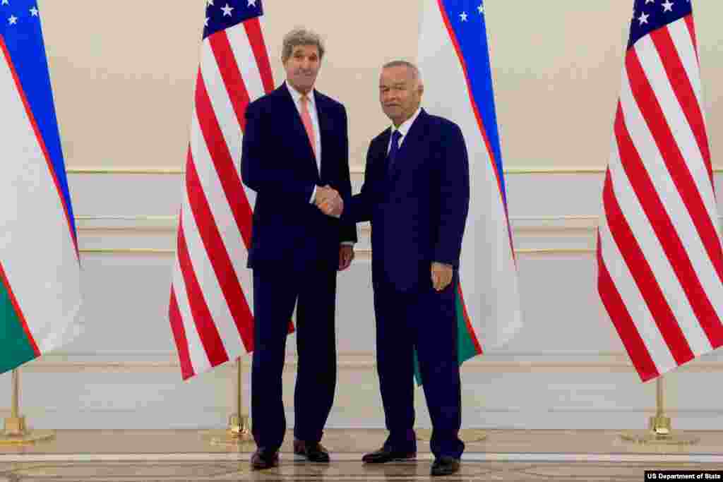 AQSh Davlat kotibi Jon Kerri O'zbekiston rahbari Islom Karimov bilan
