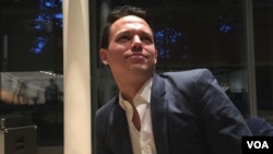 រូបឯកសារ៖ លោក Paul Sikivie តន្រ្តីករ Jazz ប្រគុំតន្ត្រី​នៅ​ឯ​ស្ថាន​ទូត​ហ្វាងឡង់​ ក្នុង​រដ្ឋធានី​វ៉ាស៊ីនតោន កាល​ពី​ខែ​មិថុនា ឆ្នាំ​២០១៩។ 