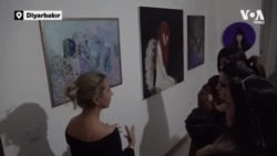 Kadınlar şiddete karşı seslerini sanatla duyurmak için Diyarbakır’da sergi açtı 