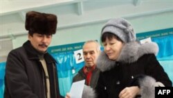 Qozog’iston parlamentiga uch partiya kiradi