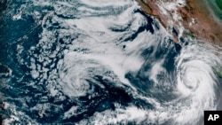 Picha ya Satellite zikionyesha ukubwa wa kimbunga Hilary kilichopiga huko California. Picha na (NOAA kupitia AP)
