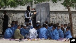 په ننگرهار ولایت کې د هلکانو یو ښوونځی 